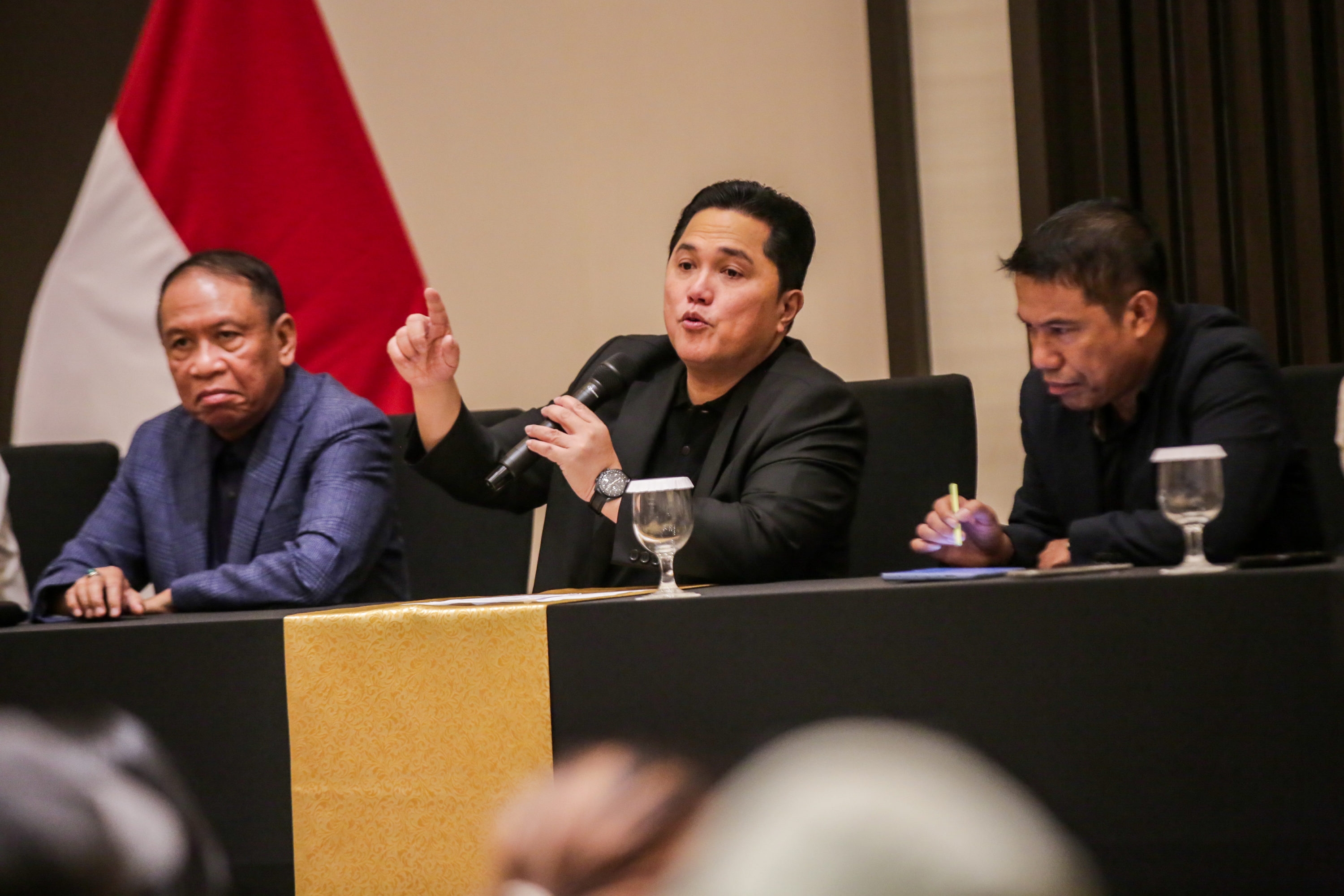 Erick Thohir Wawancara Pengganti Shin Tae-yong di Belanda, Nama Patrick Kluivert Mengerucut