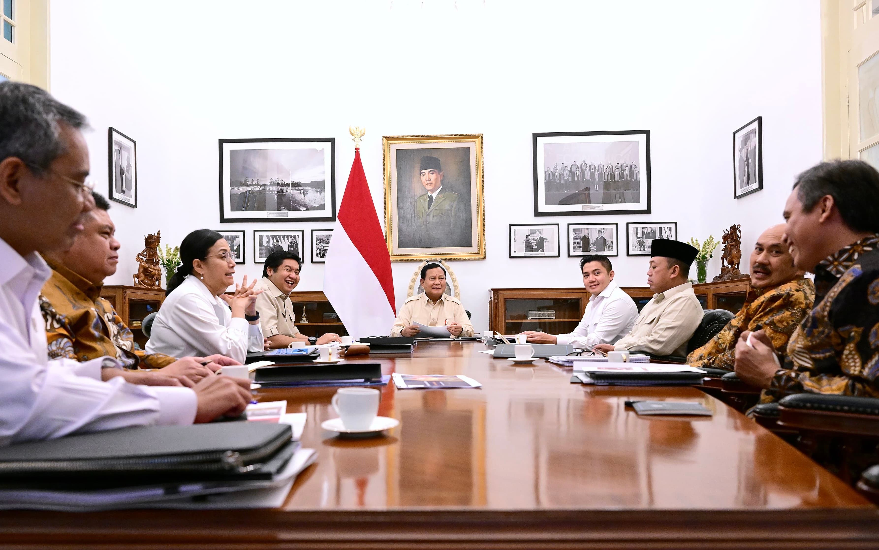 Prabowo Bakal Buat Skema Pembiayaan Perumahan untuk Penjual Bakso hingga Pedagang Sayur