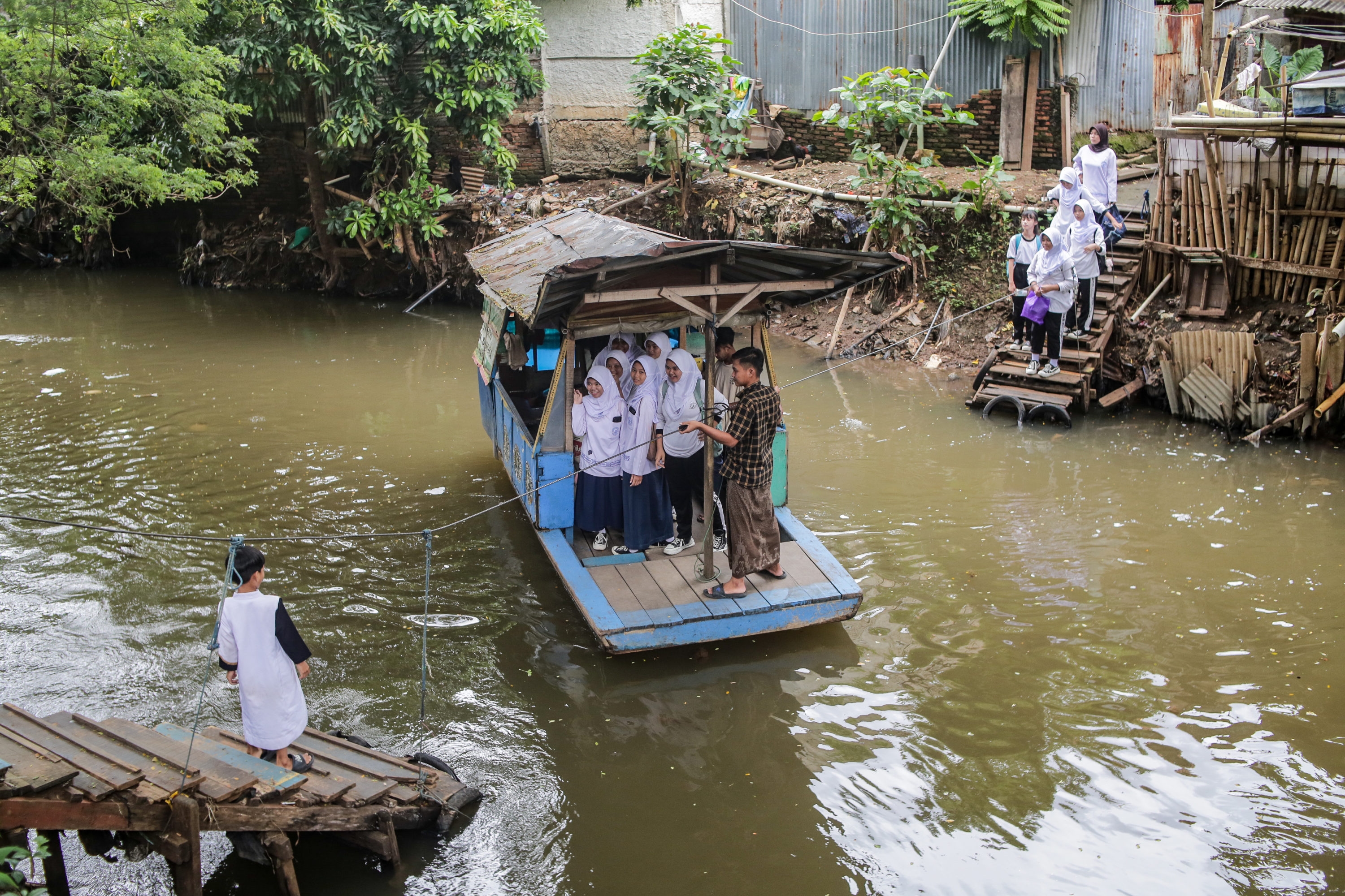 Bagaimana Perkembangan Terkini Tentang Kehidupan Bermasyarakat antara Kelompok Mayoritas dengan Kelompok Minoritas di Indonesia?