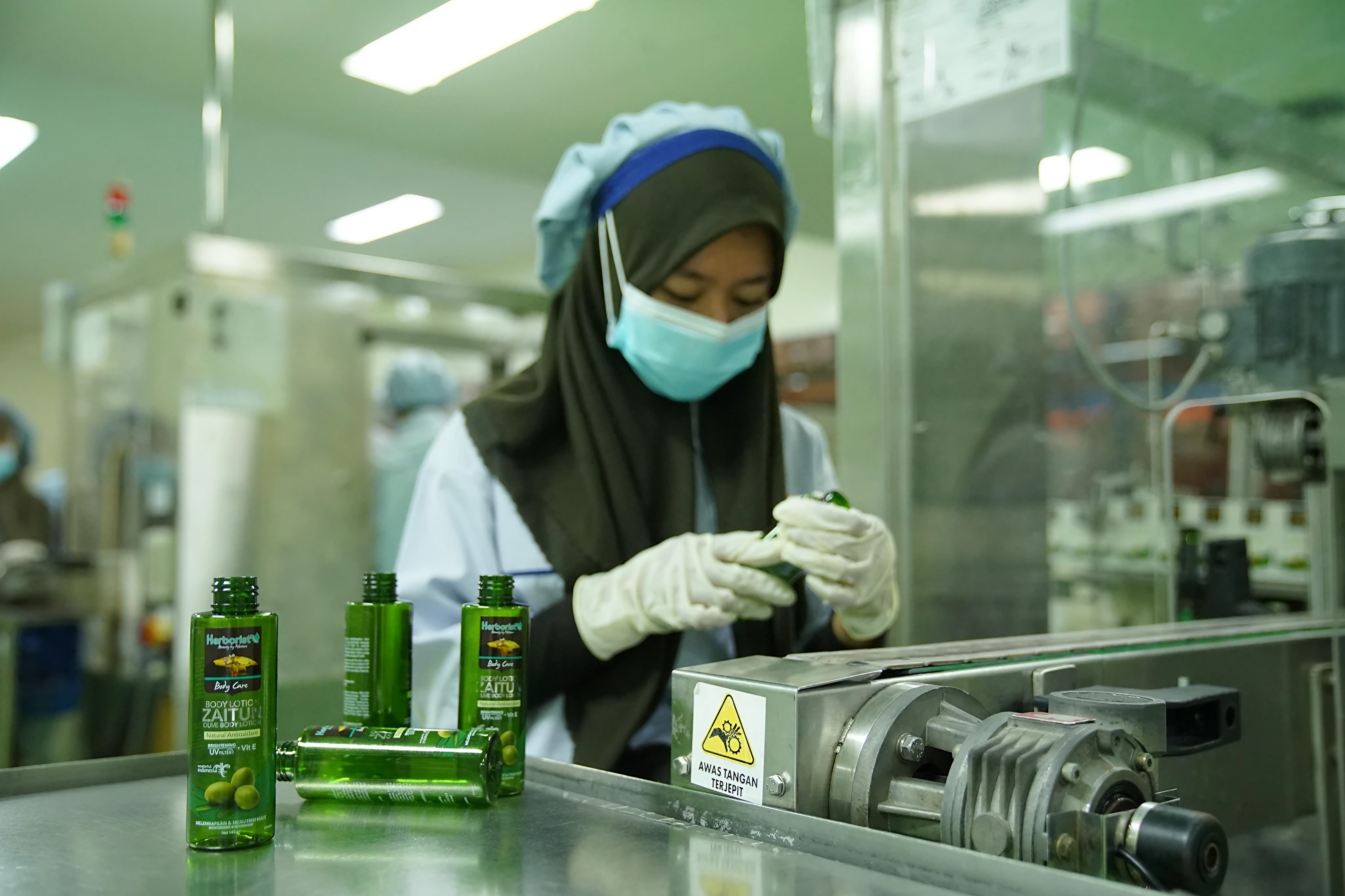 Oemah Herborist Merawat Kecantikan Alami Khas Indonesia Melalui Teknologi