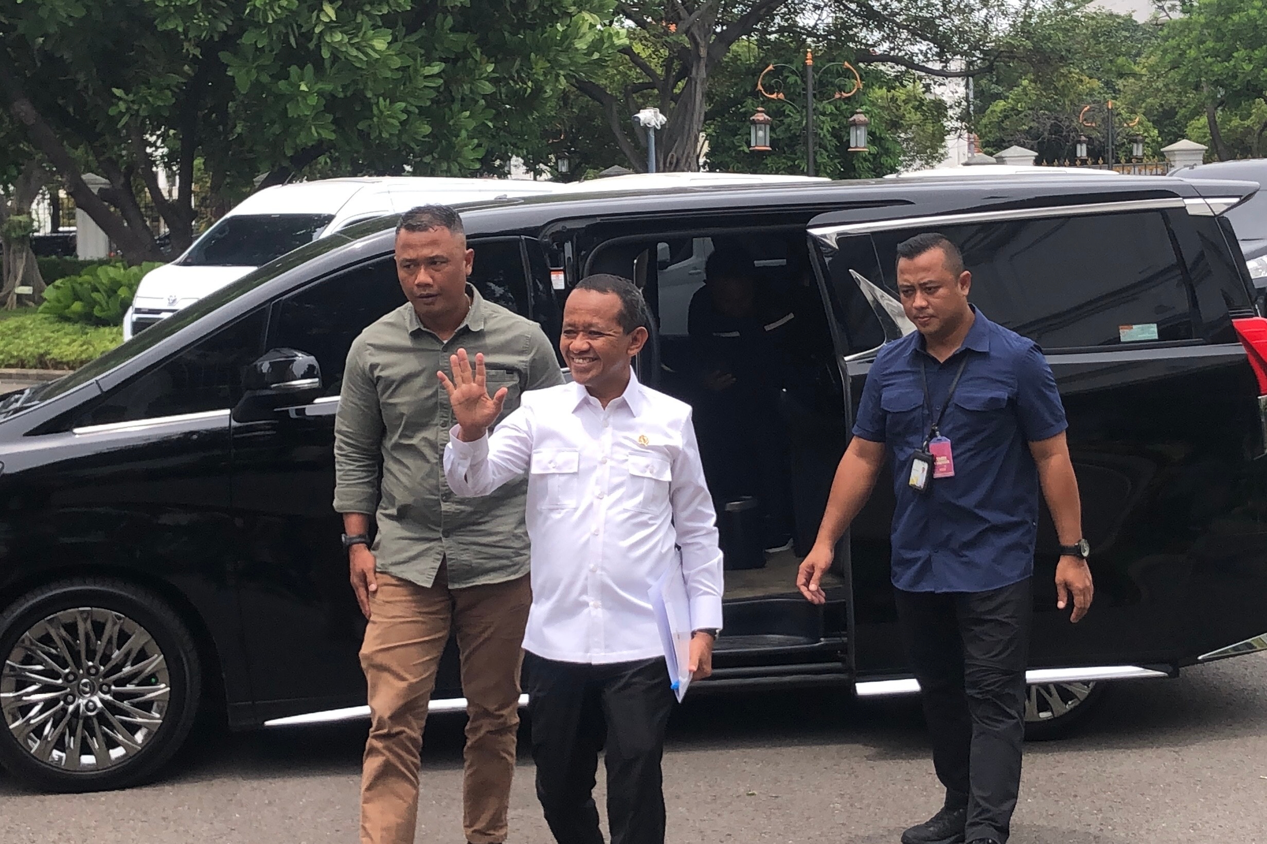 Temui Prabowo di Istana, Menteri ESDM Laporkan Hasil Sidak Peredaran Gas LPG 3 Kg