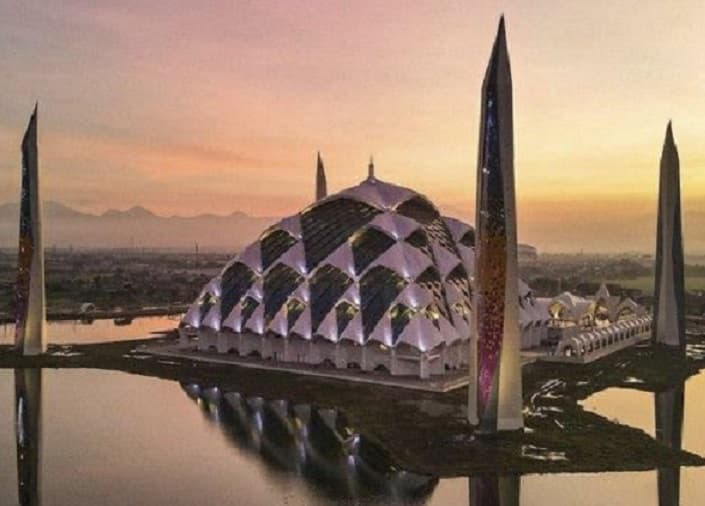 Utang Miliaran Pemprov Jawa Barat: Ridwan Kamil Dikritik Soal Dana Pembangunan Masjid Raya Al Jabbar