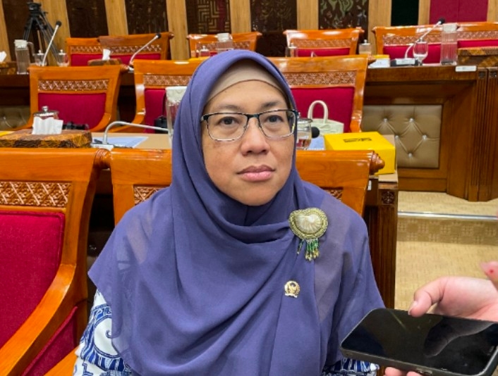 UKT Berpotensi Naik Imbas Efisiensi Anggaran, Mendiktisaintek Diminta Diskusi dengan Kemenkeu