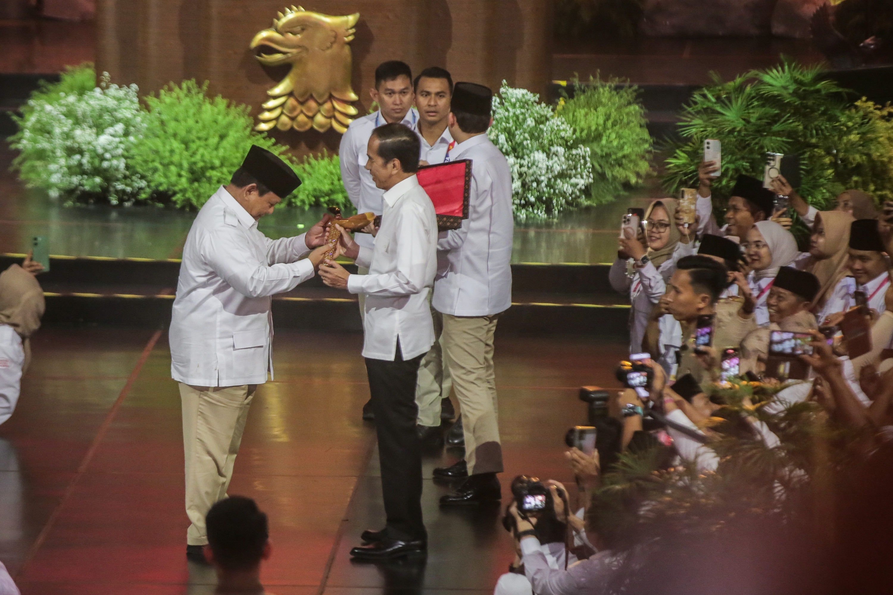 Presiden Prabowo Serukan Hidup Jokowi di HUT ke-17 Gerindra, PDIP: Bentuk Rasa Balas Budi