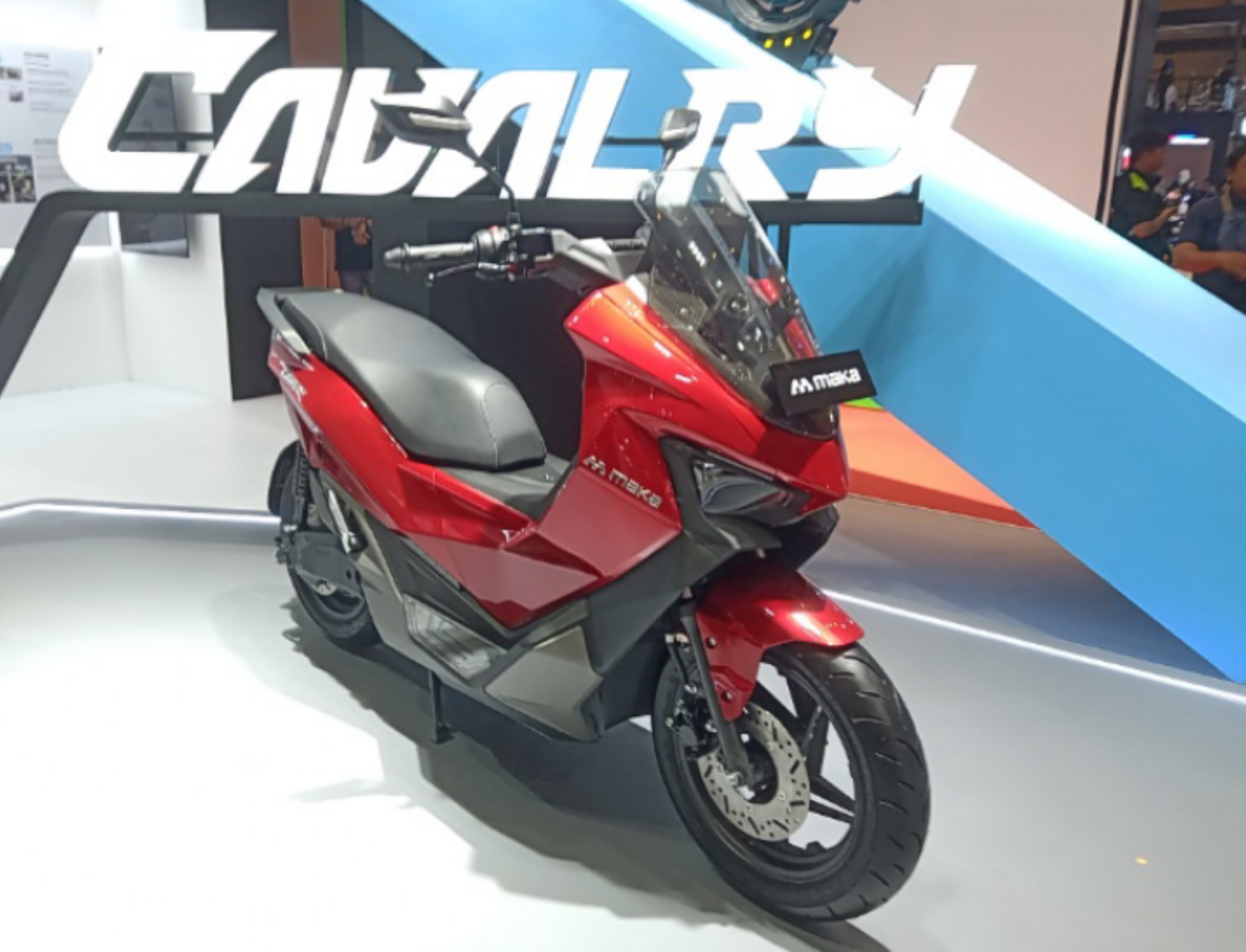 Perdana Ramaikan IIMS 2025, Maka Motors Tampilkan Motor Listrik MAKA Cavalry