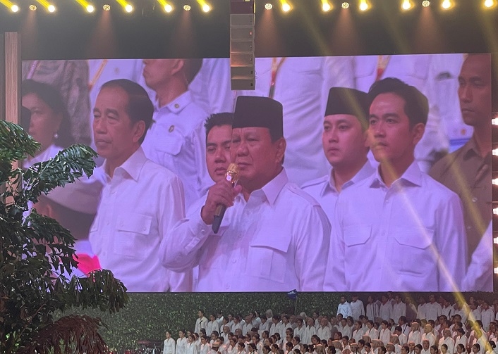 Hadiri HUT Gerindra, Jokowi dan Prabowo-Gibran Duduk Bersebelahan