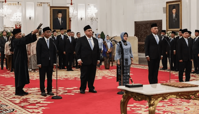 Presiden Prabowo Reshuffle Kabinet Hari Ini, Simak Karier dan Profil Mendiktisaintek Baru Brian Yuliarto
