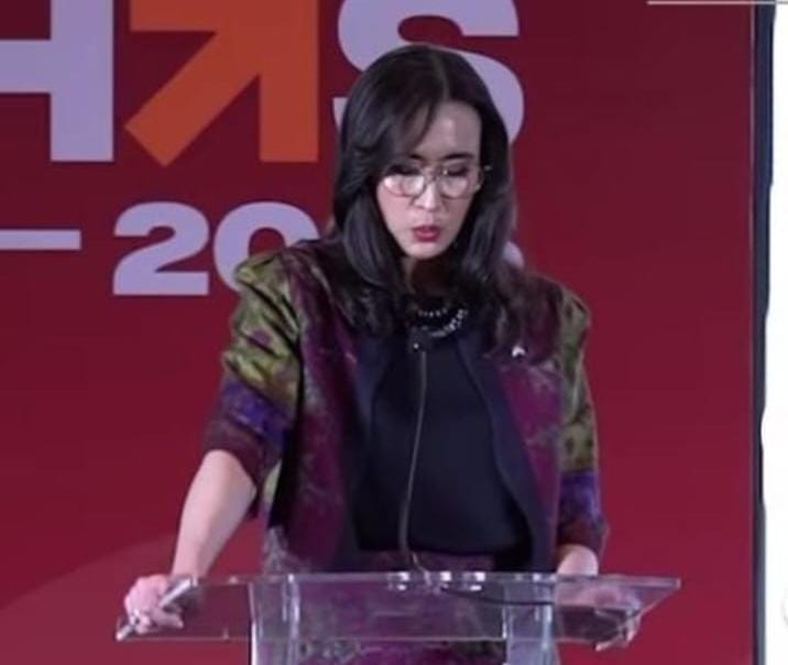 Menpar Widyanti di Minta Netizen Belajar Public Speaking