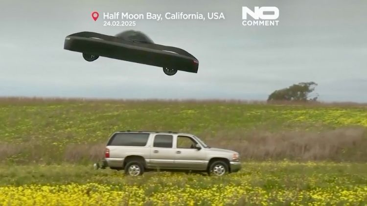 Mobil Terbang Pertama di Dunia Uji Terbang di California