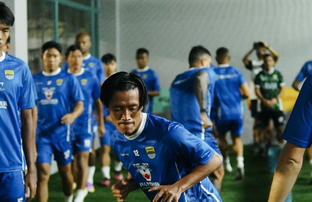 Pertahankan Jarak di Puncak Klasemen, Persib Kejar 3 Poin di Kandang Persebaya Malam Ini