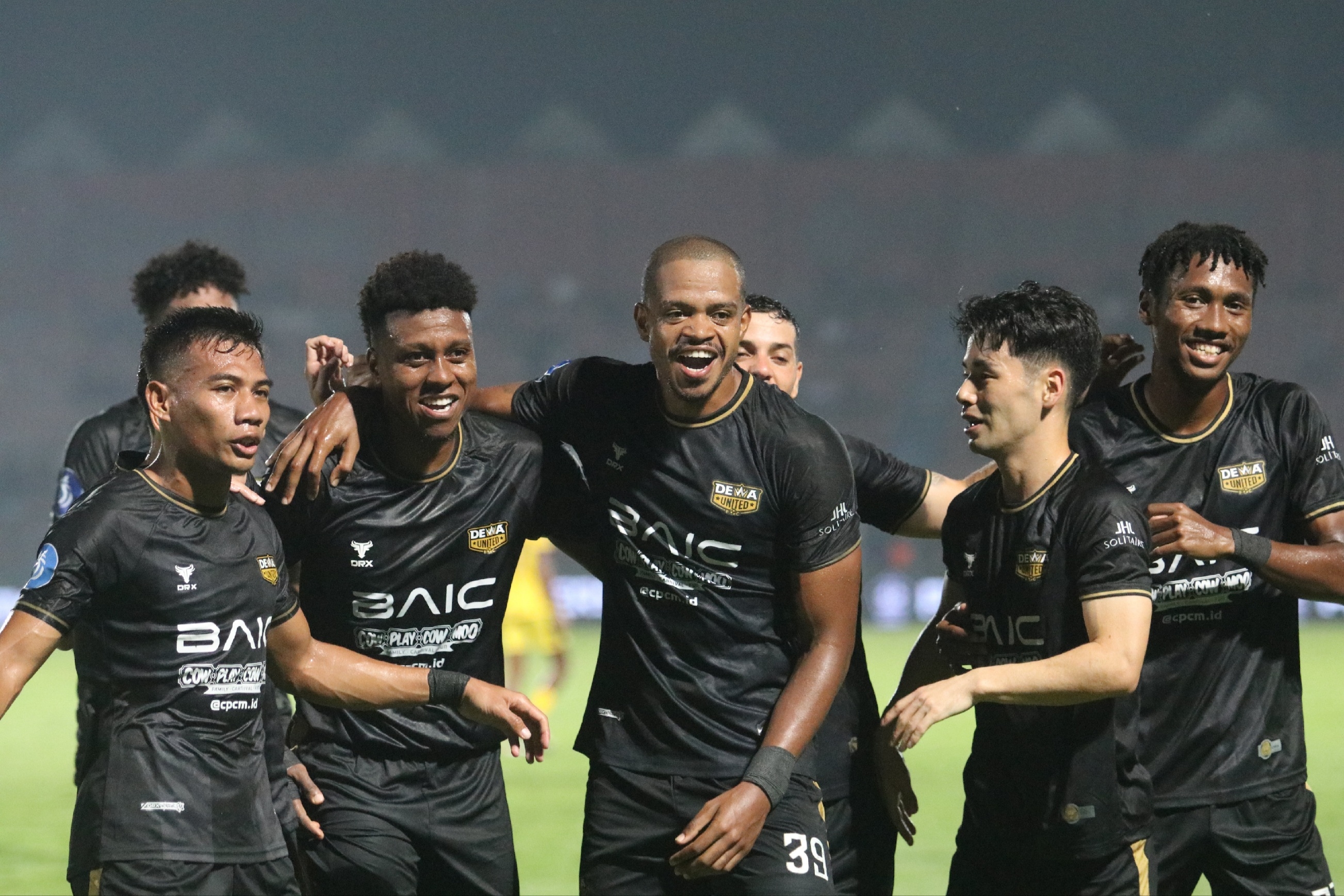 Hasil dan Klasemen Liga 1: Alex Martins Cetak 4 Gol untuk Dewa United, Persib dan Persija Menang