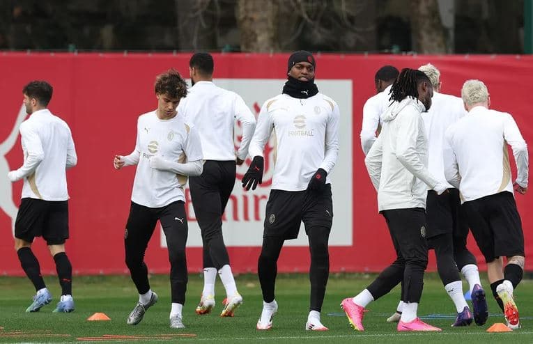 Prediksi Skor dan Susunan Pemain AC Milan vs Como: Maignan dan Leao Kembali Starter