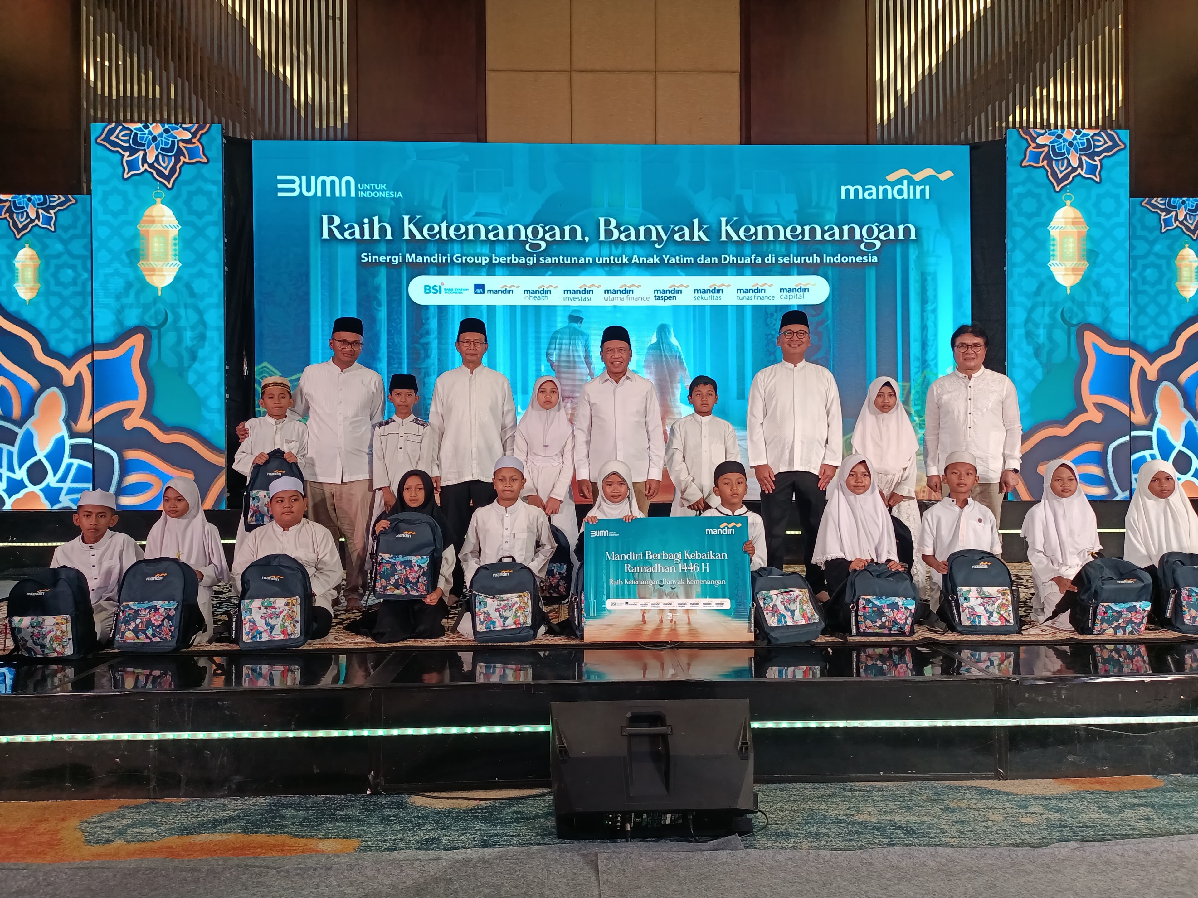 Usai Papua, Bank Mandiri Group Kembali Santuni Anak Yatim dan Lansia di Kalimantan