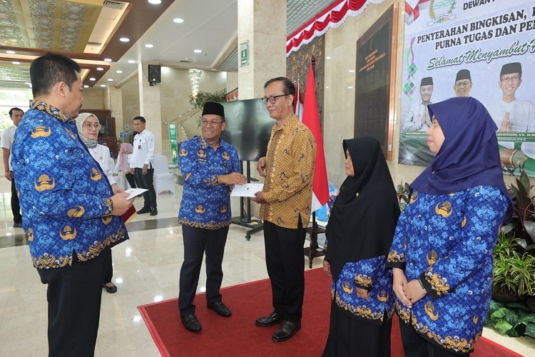 Sambut Idul Fitri, Korpri Setjen DPD RI Serahkan 1001 Bingkisan Lebaran