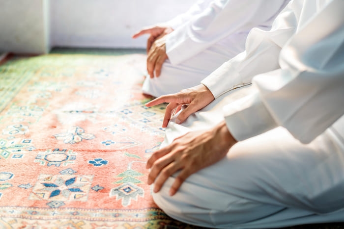 Inilah Bacaan Doa Tahiyat Akhir Lengkap Sampai Salam dengan Arab, Latin dan Artinya dalam Bahasa Indonesia