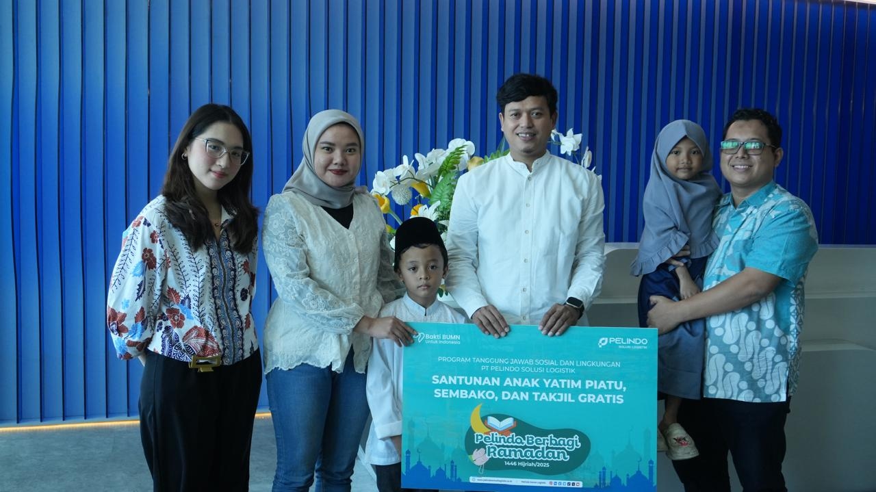 Pelindo Solusi Logistik Bagikan Ribuan Sembako dan Santunan ke Masyarakat