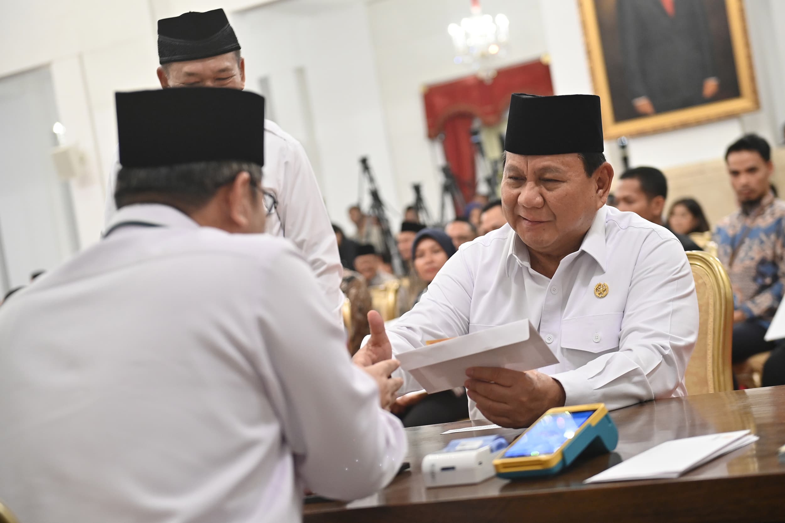 Presiden Prabowo dan Wapres Gibran Shalat Idul Fitri di Istiqlal, Lanjut Gelar Griya di Istana Merdeka