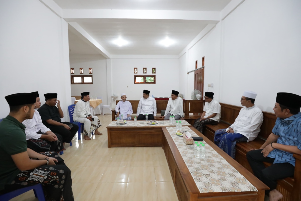 Mensos Kunjungi Kiai Tapal Kuda, Minta Dukungan Pembangunan Sekolah Rakyat