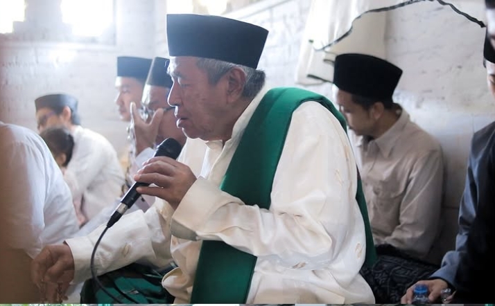 Mengenal Sosok Romo KH M Nawawi Umar, Kiai Wara' Pengasuh Ponpes Kempek yang Wafat Hari Ini