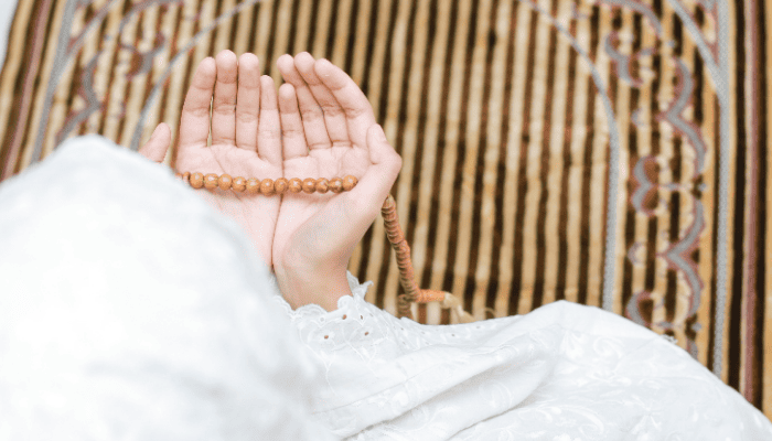 Jam Berapa Adzan Dzuhur di Surabaya, Jogja, dan Malang Hari Ini? Cek Jadwal Sholat Lengkap di Sini!