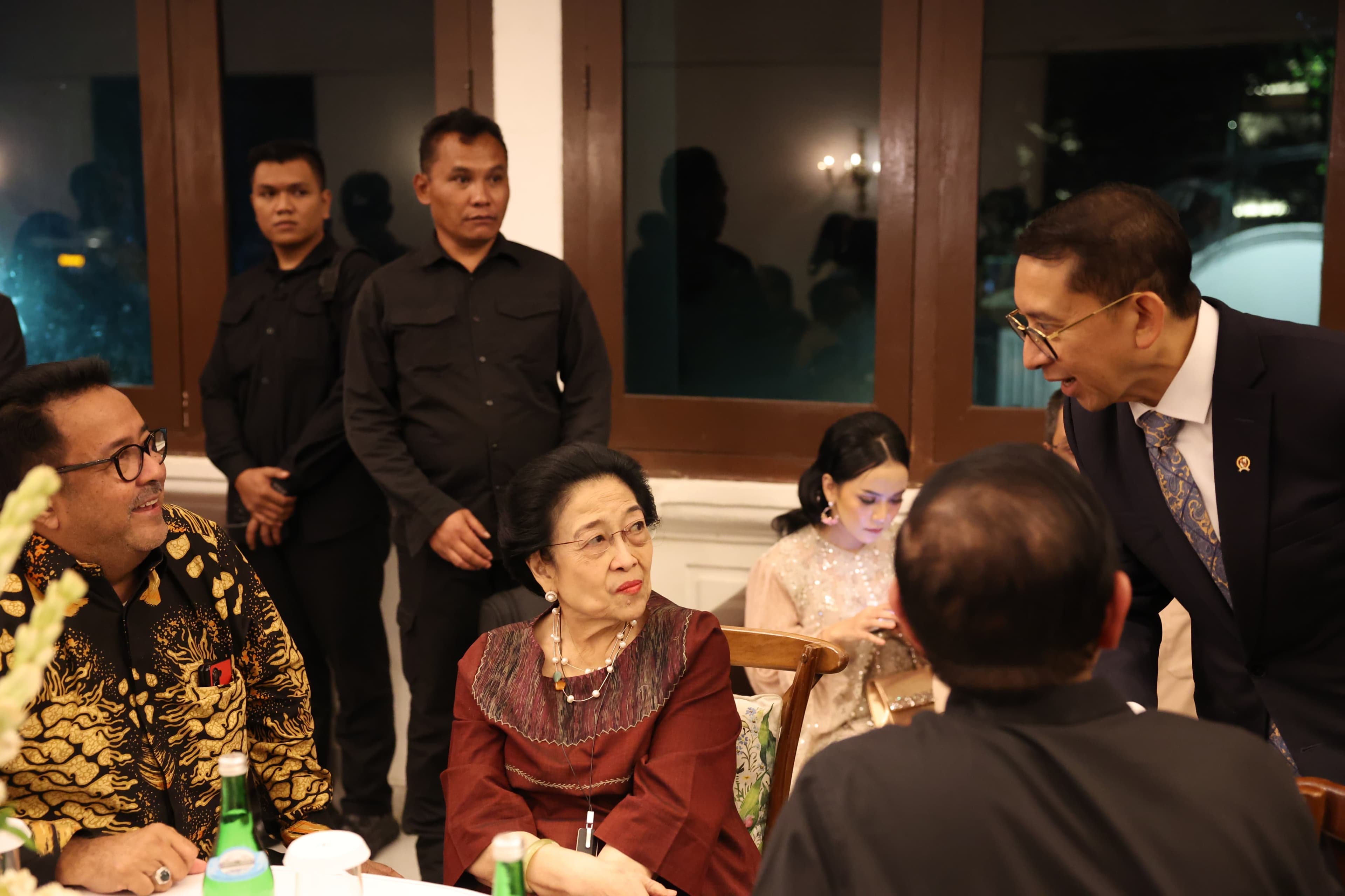 Megawati Bareng Kader PDIP hingga Fadli Zon Hadiri Pertunjukan Seni Sejarah Soekarno