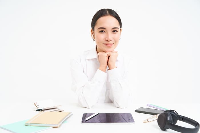 Bagaimana Kecerdasan Buatan Dapat Menggantikan Peran Akuntan Manajemen dalam Perusahaan Teknologi Ini?