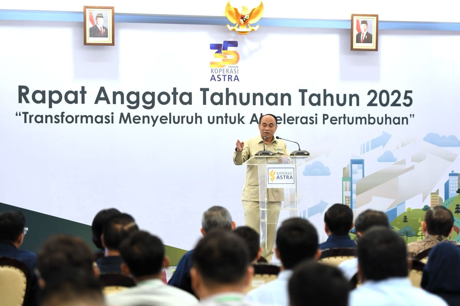 Contohkan Keberhasilan Koperasi Astra, Menkop Budi: Jangan Cuma Simpan Pinjam