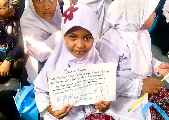 Presiden Prabowo Disambut Antusias Siswa SDN Cimahpar 5, Didoakan Kemudahan Memimpin Indonesia