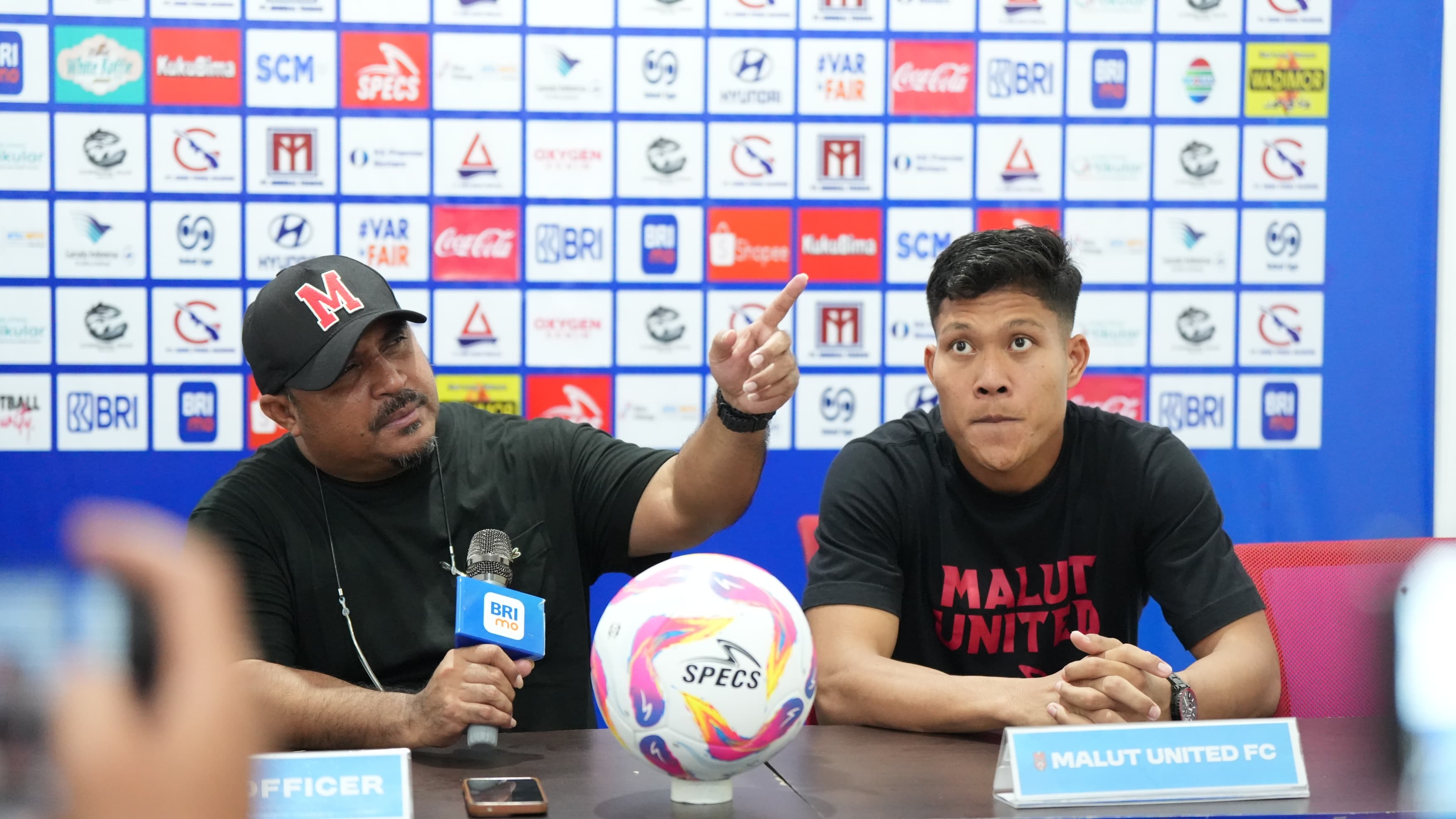 Malut United Dikabarkan Boyong 4 Pemain Asing Persib, Imran Nahumarury Akui Timnya Terganggu