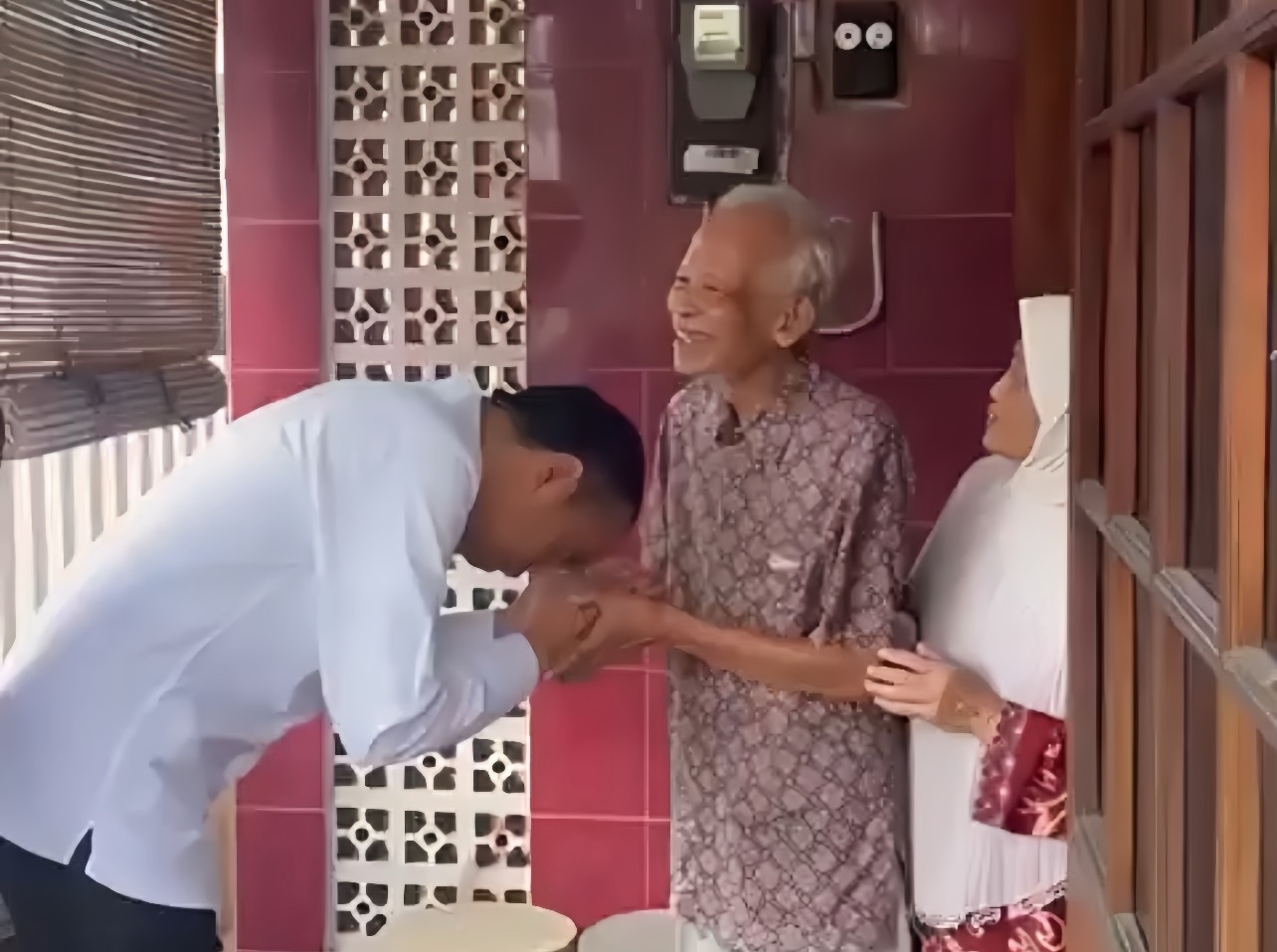 Di Tengah Polemik Ijazah Palsu, Jokowi Silaturahmi ke Mantan Dosen di UGM