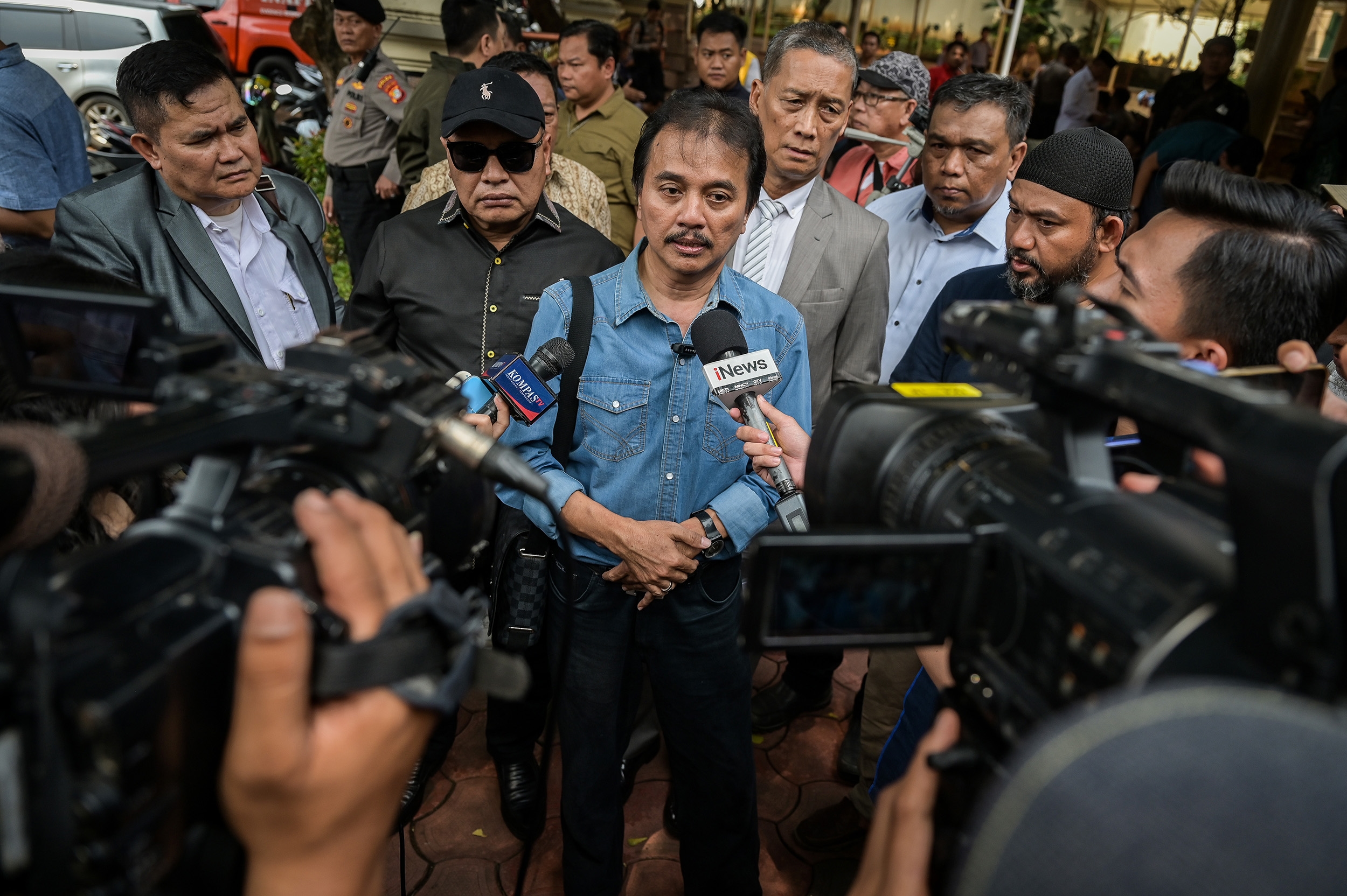 Polisi Tetapkan 8 Orang Jadi Tersangka Kasus Ijazah Palsu Jokowi, Ada Roy Suryo