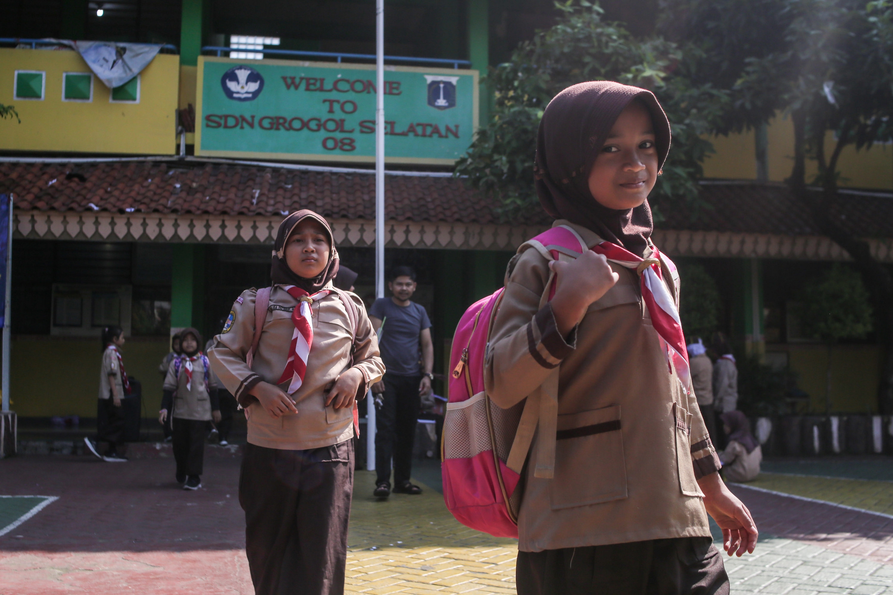 Bapak Ibu Guru yang Bersemangat, Bagaimana Kita Dapat Membuat Lingkungan Sekolah Menjadi Lebih Sejahtera?