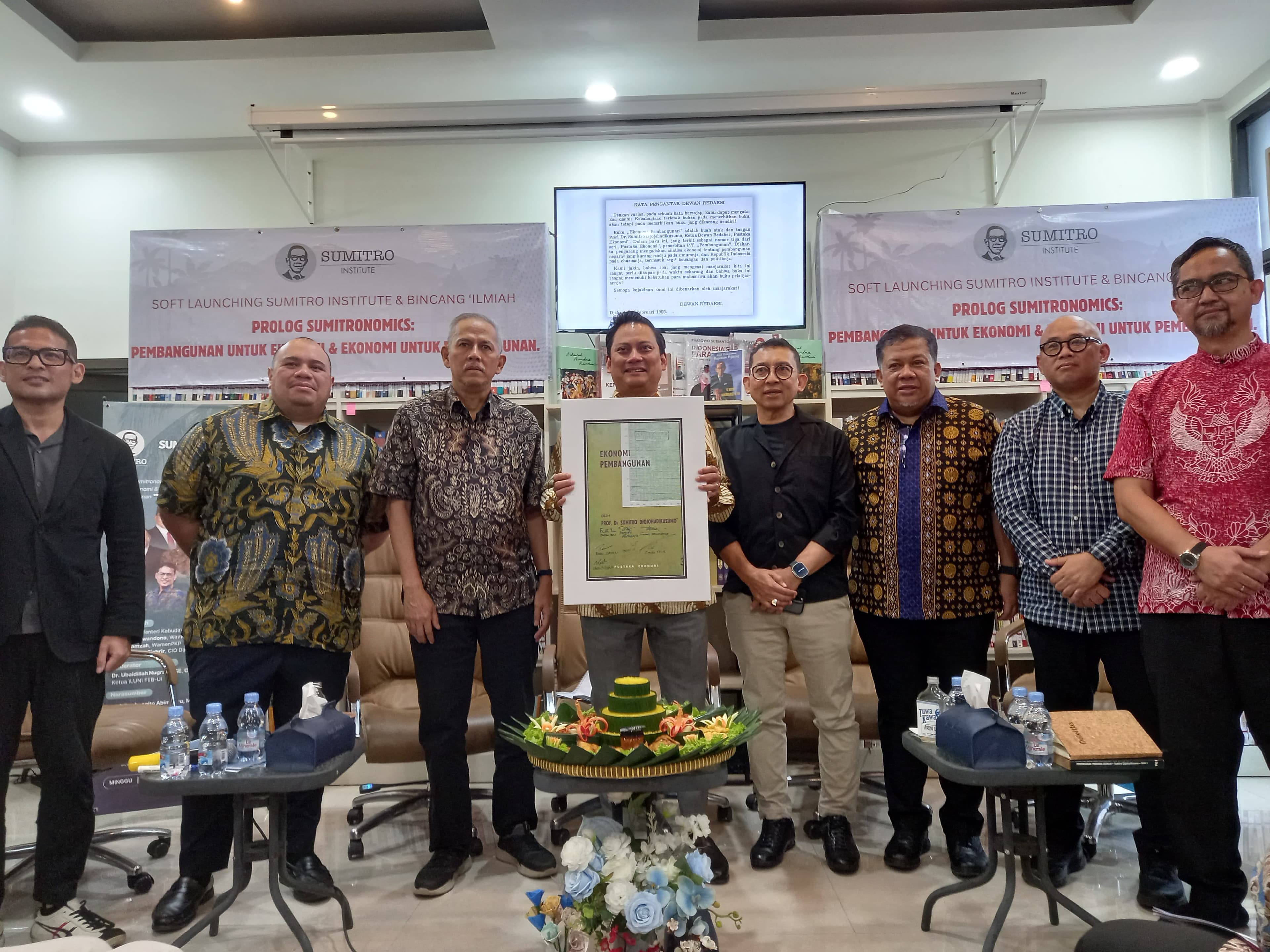 Sumitro Institute Gerbang Paradigma Baru Pembangunan
