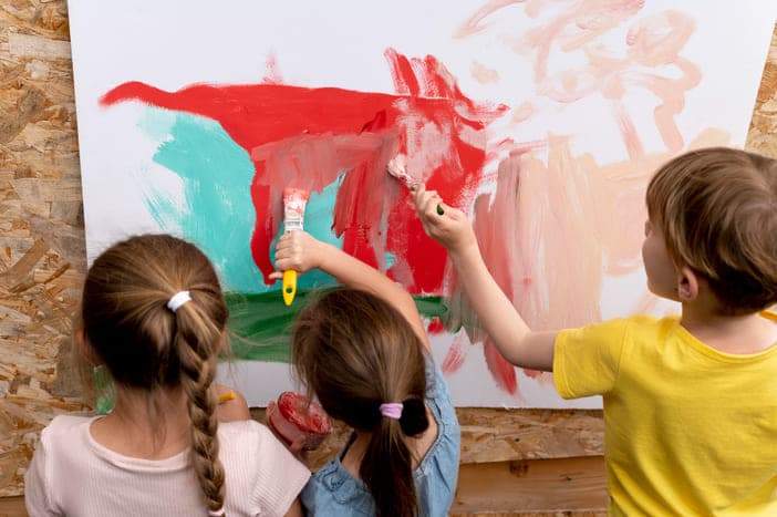 Bagaimana Fungsi Pendidikan Seni bagi Anak Usia Sekolah Dasar? Apakah Fungsi Tersebut Sudah Terlaksana di Sekolah Anda?