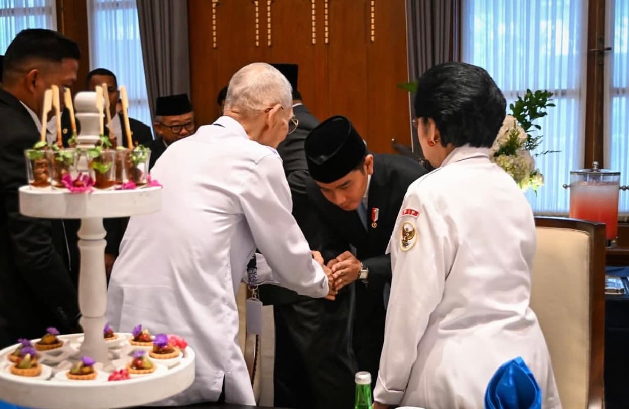 Duduk Semeja dengan Pengusul Pemakzulan, Gibran Tunjukkan Sikap Legawa
