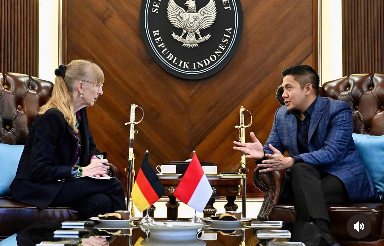 Seskab Teddy Sambut Kunjungan Dubes Jerman, Bahas Kerja Sama Bilateral hingga Pamitan