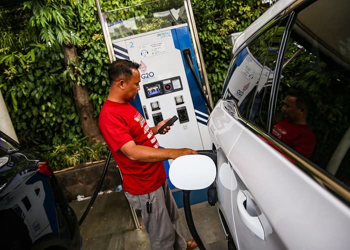 Cara Ngecas Mobil Listrik di SPKLU, Panduan Lengkap untuk Pengguna Baru