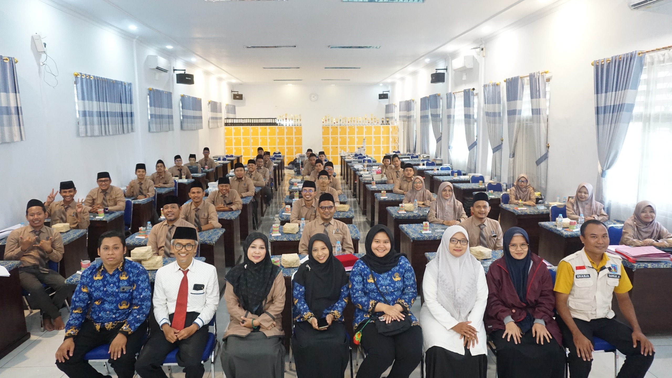 MA KHAS Kempek Disambangi Tim Adiwiyata, Optimis Jadi Sekolah Berbudaya Lingkungan