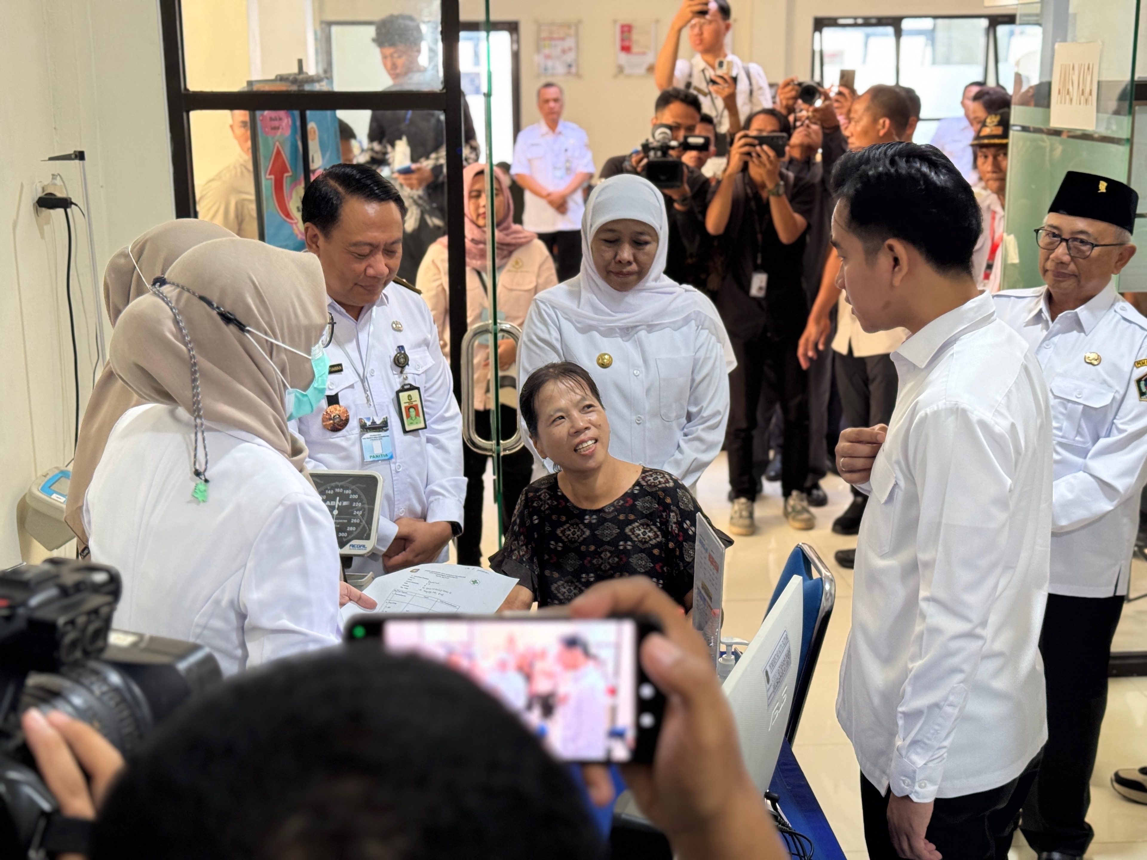 Tinjau Implementasi CKG di Blitar, Gibran Minta Literasi Masyarakat Soal Kesehatan Ditingkatkan