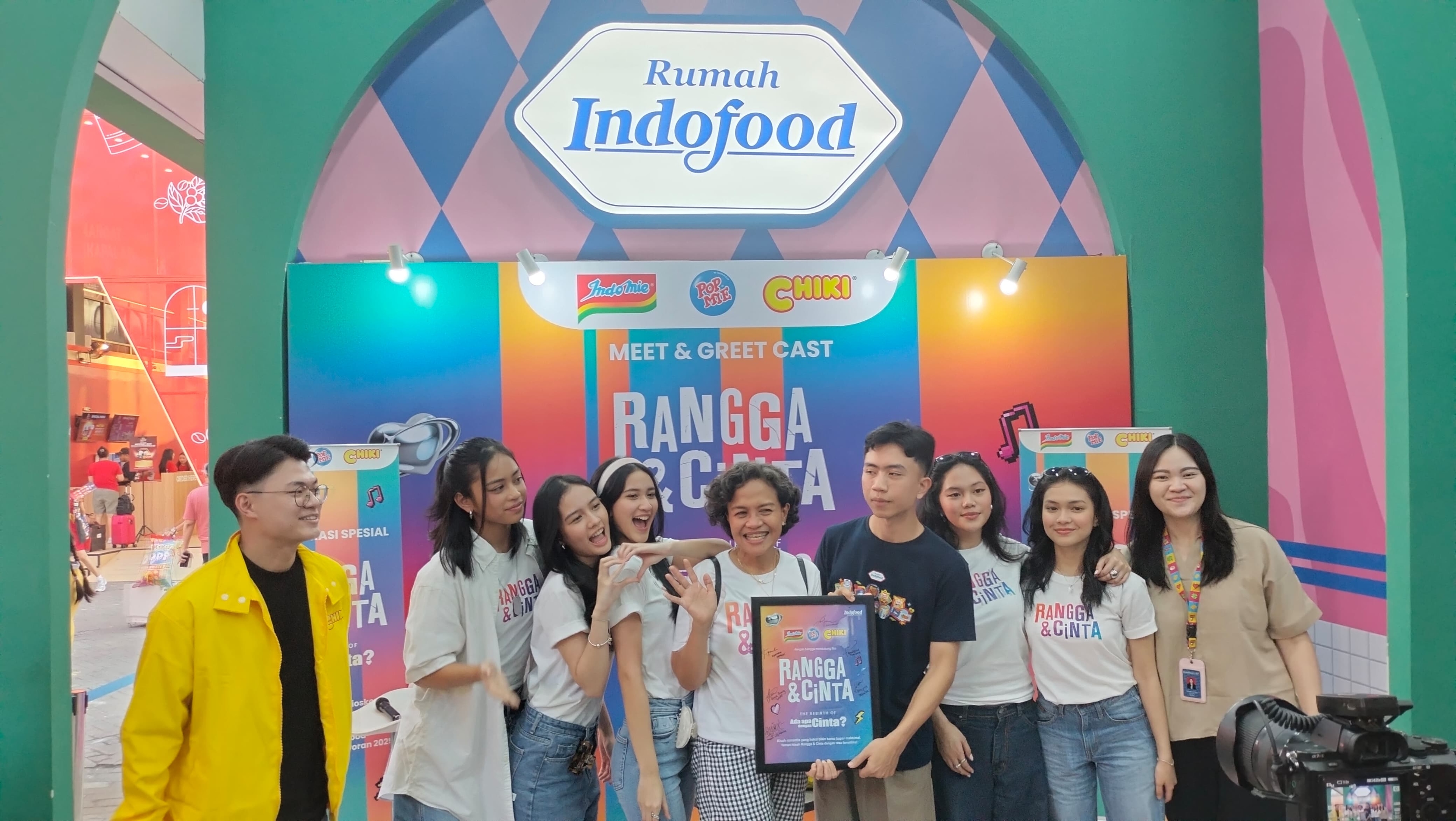 Para Pemain Rangga & Cinta Sapa Penggemar di Rumah Indofood Jakarta Fair 2025