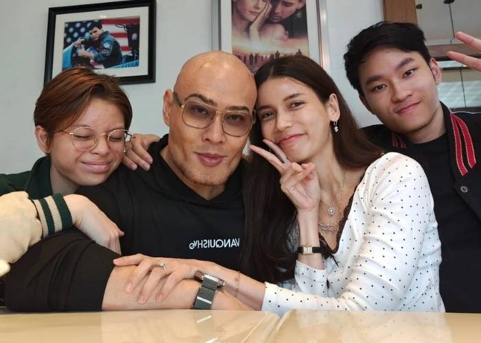 Apa Agama Deddy Corbuzier Sebelum Berpindah ke Islam? Ini Profil Lengkapnya