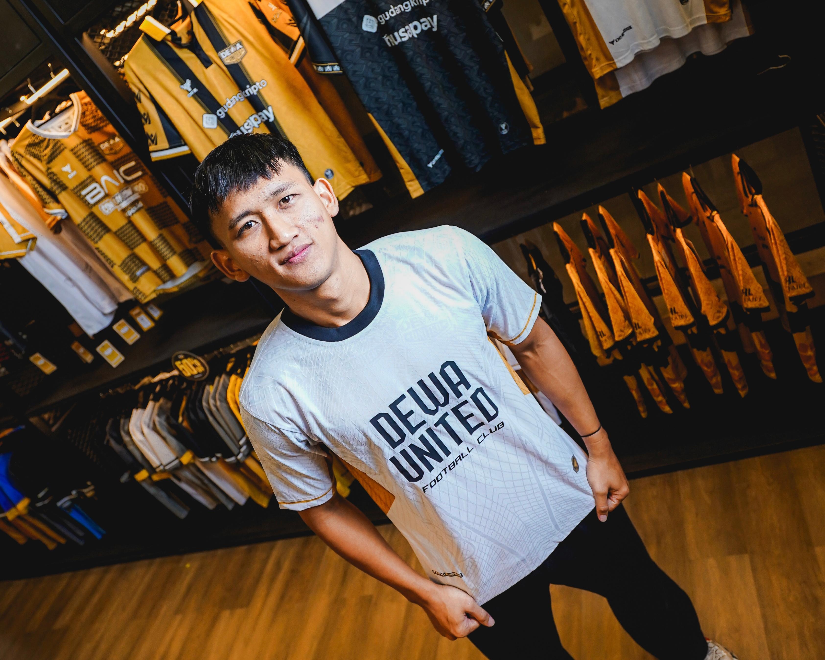 Eks Persija Jakarta Akbar Arjunsyah Resmi Bergabung ke Dewa United FC