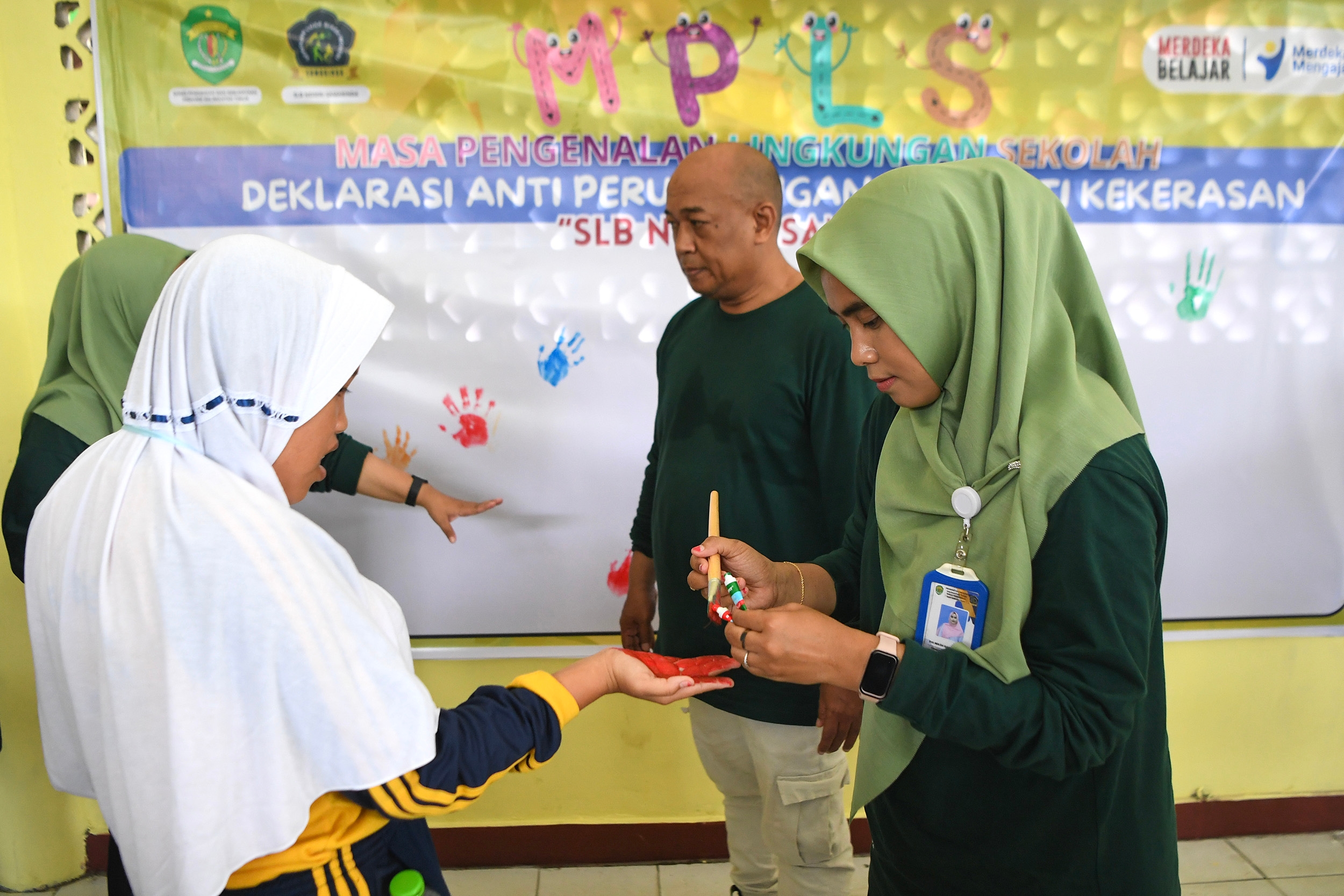 Apa yang Bisa Kamu Lakukan Agar Suasana Kelas Lebih Positif sebagai Guru di Sekolah? Simak Inilah Jawaban yang Akurat