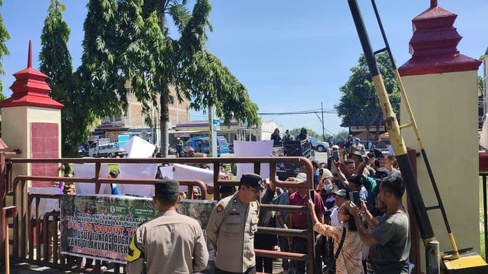 HMI Sumut Geruduk Polda: Stop Kriminalisasi Masyarakat Adat, Evaluasi Polres Simalungun!