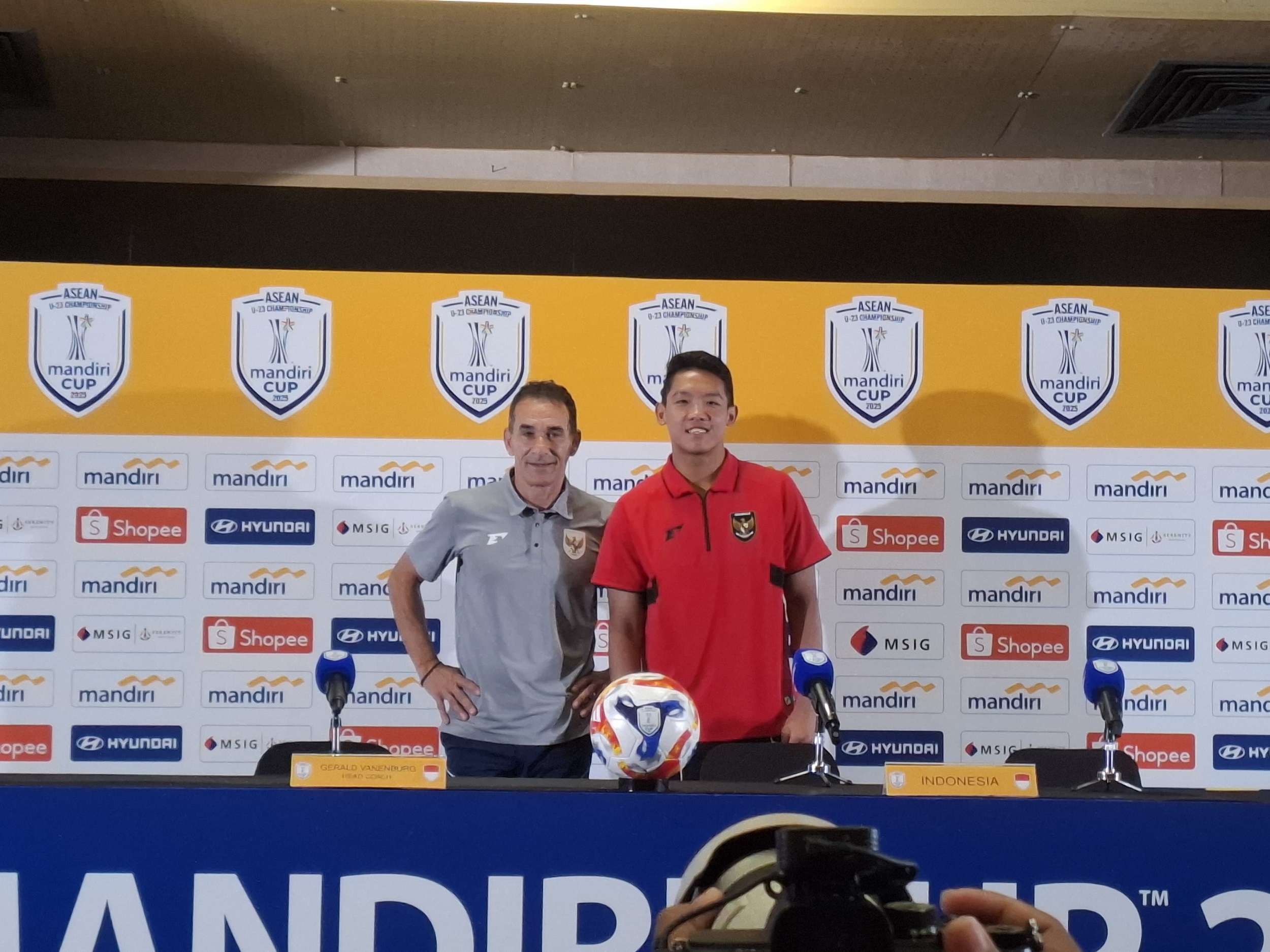 Piala AFF U-23: Lawan Thailand Besok, Gerald Vanenburg Tegaskan Indonesia Berusaha Kuasai Bola