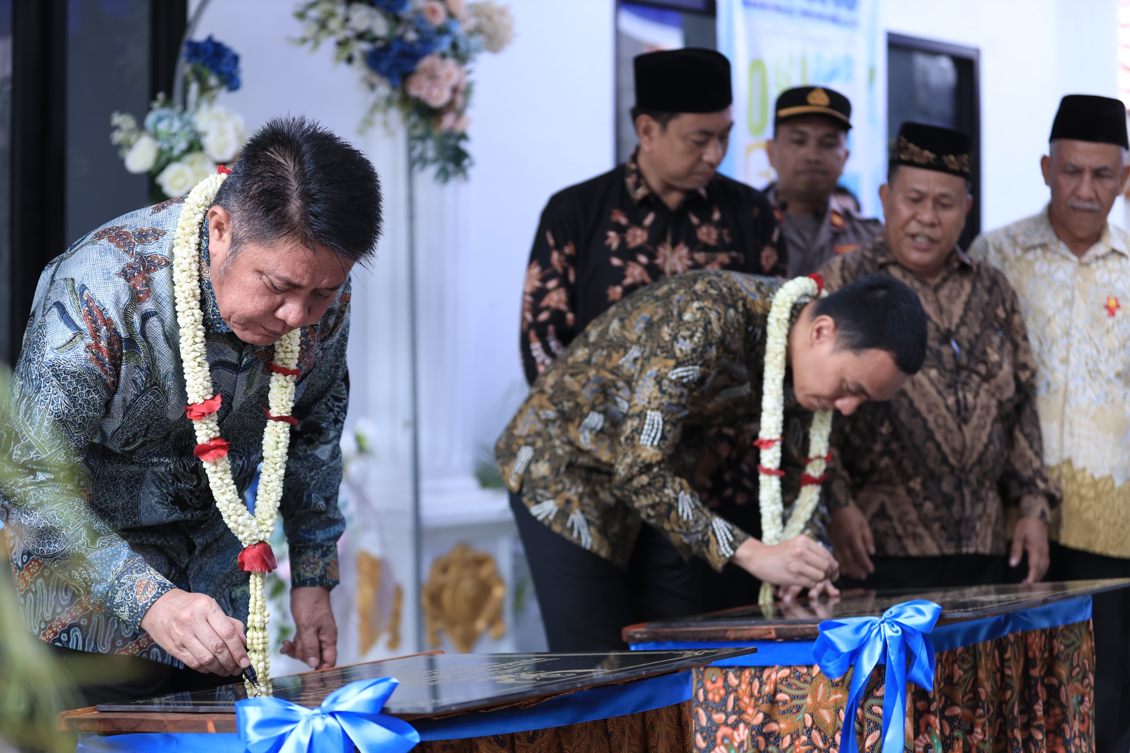 Gubernur Sumsel Resmikan Kantor Desa Kerta Mukti Dibangun Secara Swadaya Oleh Masyarakat