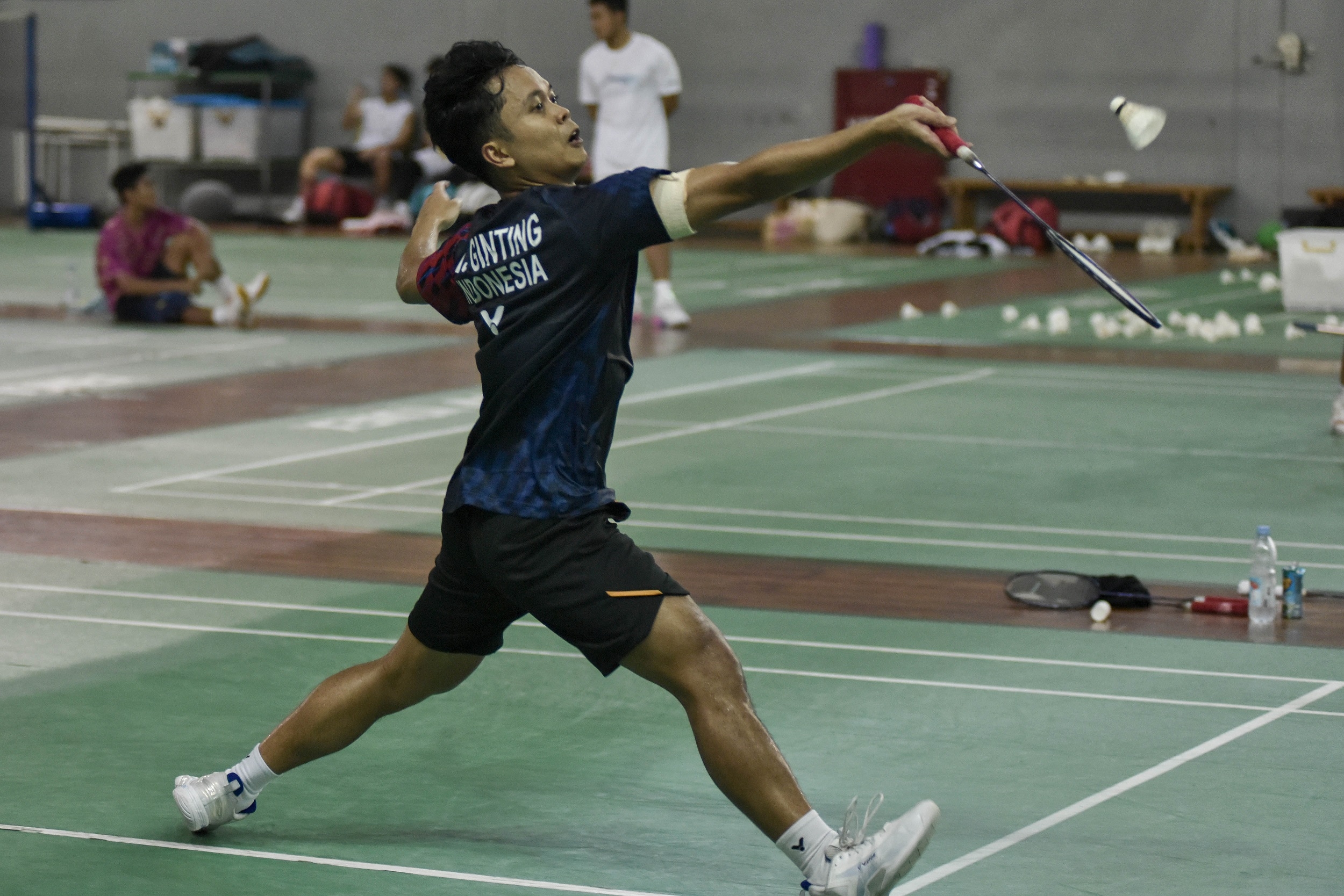 Kejuaraan Dunia Bulutangkis: Jajal Arena Laga, Anthony Ginting Halau Kenangan Olimpiade Paris