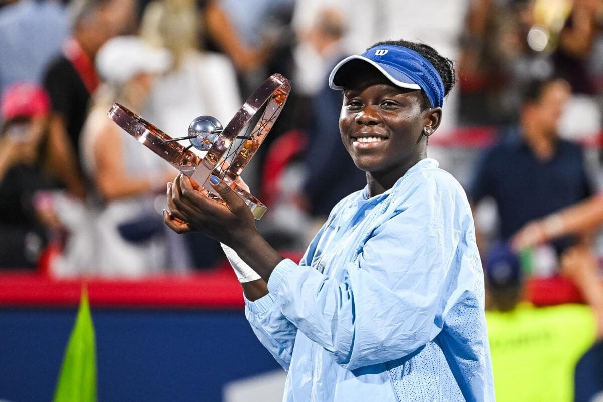 Kanada Terbuka: Petenis Wild Card 18 Tahun Tumbangkan Naomi Osaka, Rebut Gelar WTA Pertama