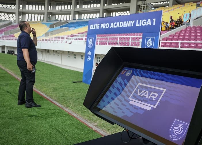 Implementasi Kecerdasan Buatan dalam Formulasi Strategi Olahraga Sepak Bola