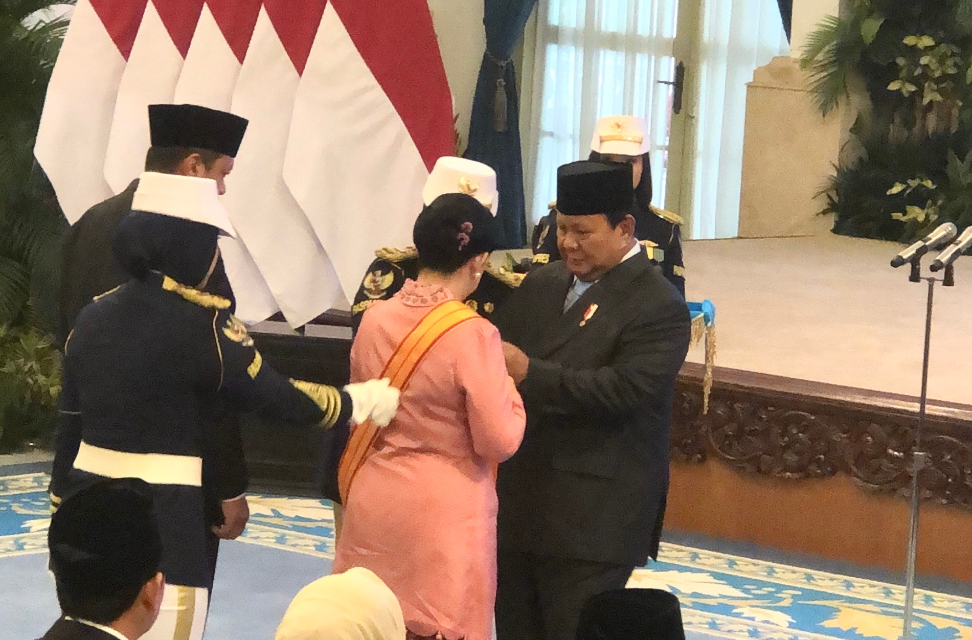 Prabowo Anugerahi Bintang RI Utama Kepada Puan Maharani, Ahmad Muzani dan Sufmi Dasco